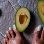 Mascarilla de aguacate para suavizar los pies